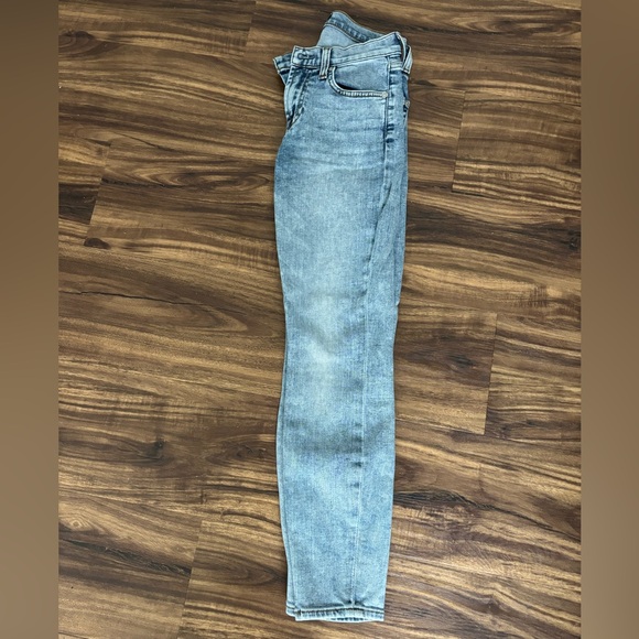 7 For All Mankind Mid-Rise Light Wash Skinny Jeans | Size 26 - Picture 4 of 9